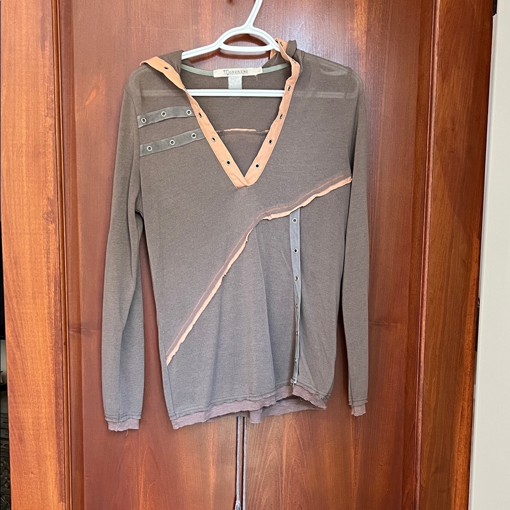 Monoreno Brown and Tan Sweatshirt with Grommet Detail